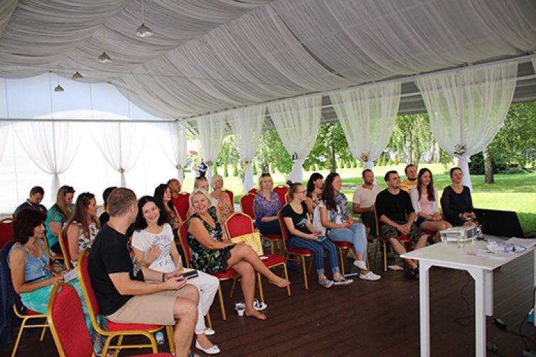 Описание: http://www.avtor-cr.by/image.php//media/ZOZH-2016/Festival8-ZOZH-2017-villa-condra.jpg?width=&height=&image=/media/ZOZH-2016/Festival8-ZOZH-2017-villa-condra.jpg