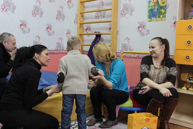 Описание: http://www.avtor-cr.by/image.php//media/poezdka-v-detdom/detskij-dom10-centr-razvitiy-avtor.jpg?width=&height=&image=/media/poezdka-v-detdom/detskij-dom10-centr-razvitiy-avtor.jpg